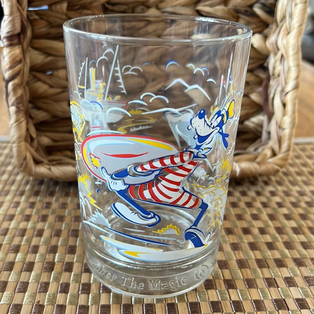 Walt Disney World 25th Anniversary Typhoon Lagoon McDonalds Glass.